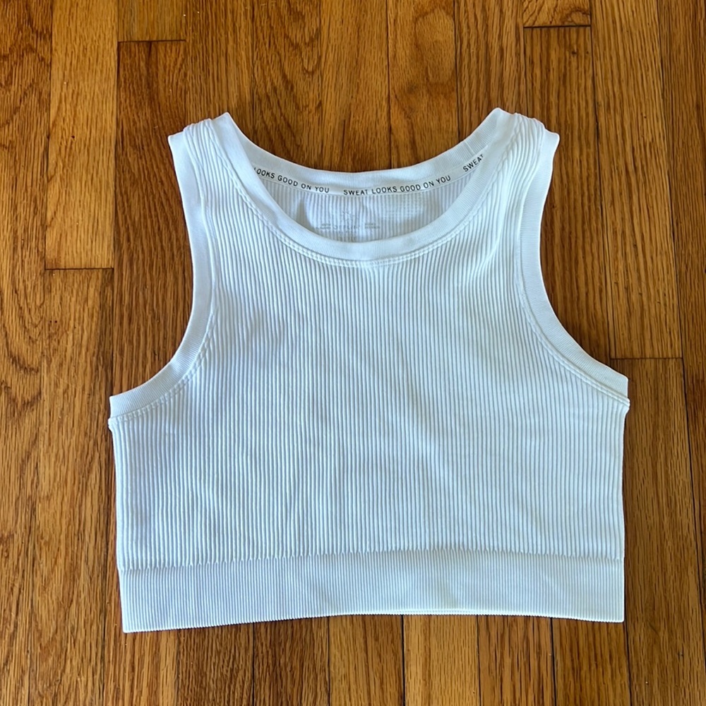Aerie. Crop workout tank size M